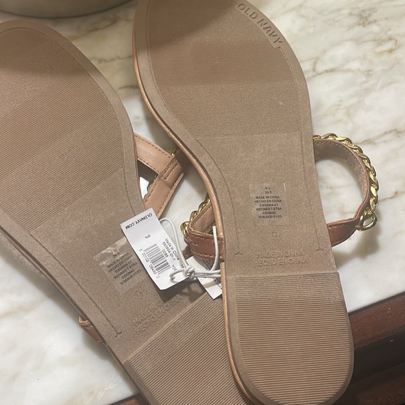 Old Navy sandels - Picture 4 of 6